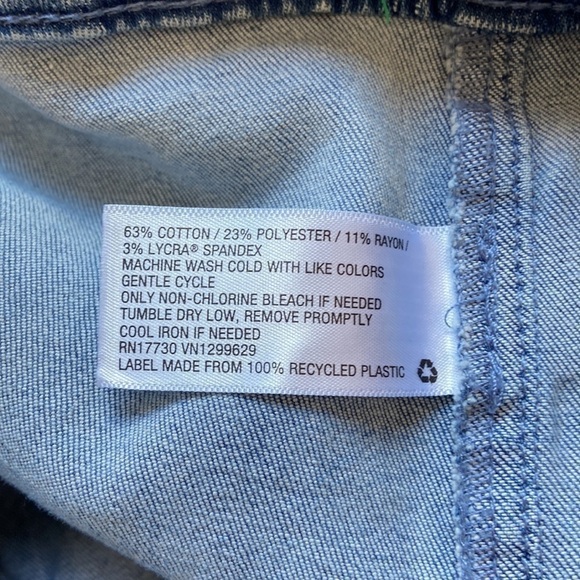 ⭐️𝅺Free w/ Purchase! Wild Fable Acid Wash Denim Biker Shorts Size 2 - Picture 7 of 7